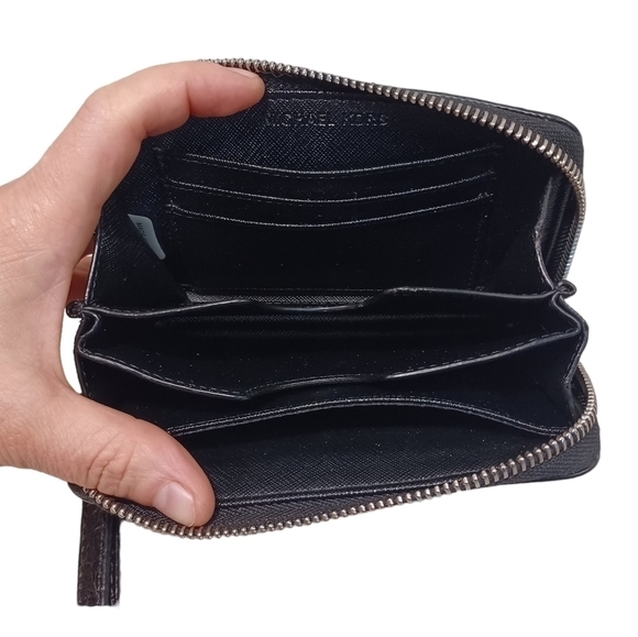 Michael Kors leather wristlet wallet - Picture 3 of 9